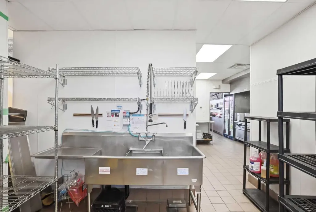 3440 69 Street NW Calgary AB T2X 0R3