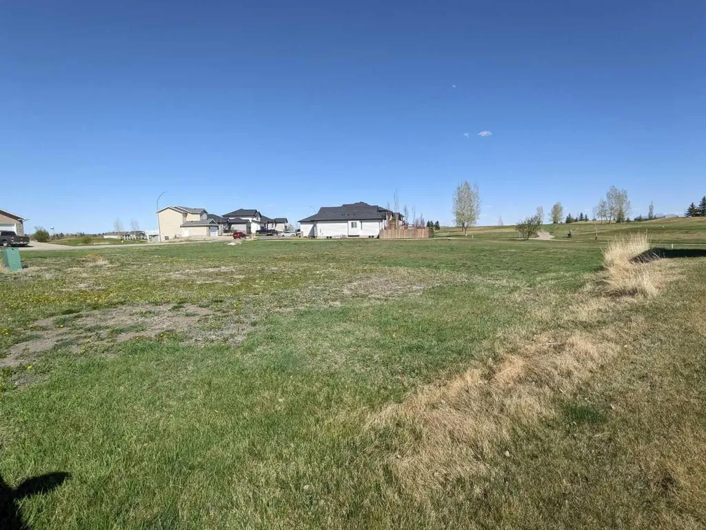 1502 Whispering Drive Vulcan AB T0L 2B0