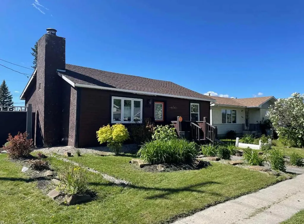 5015 8 Avenue Edson AB T7E 1K6