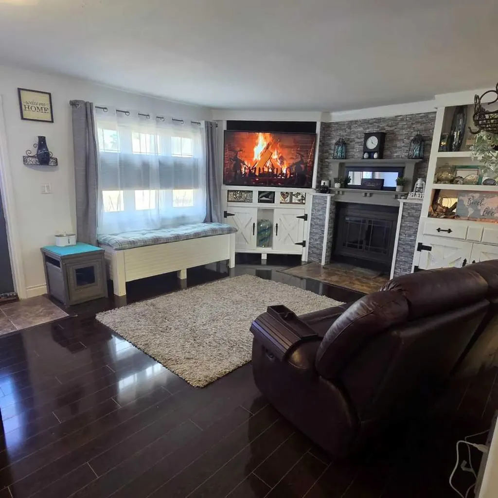 5015 8 Avenue Edson AB T7E 1K6