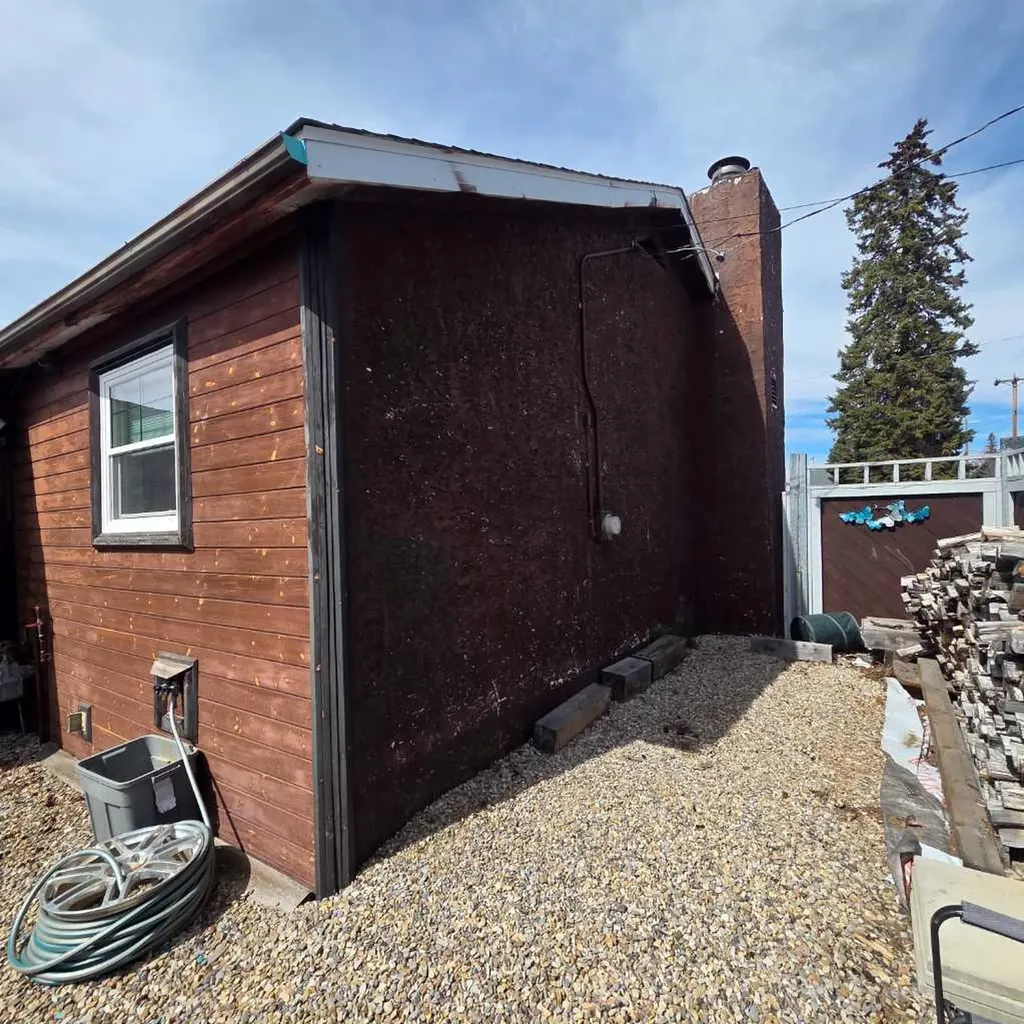5015 8 Avenue Edson AB T7E 1K6