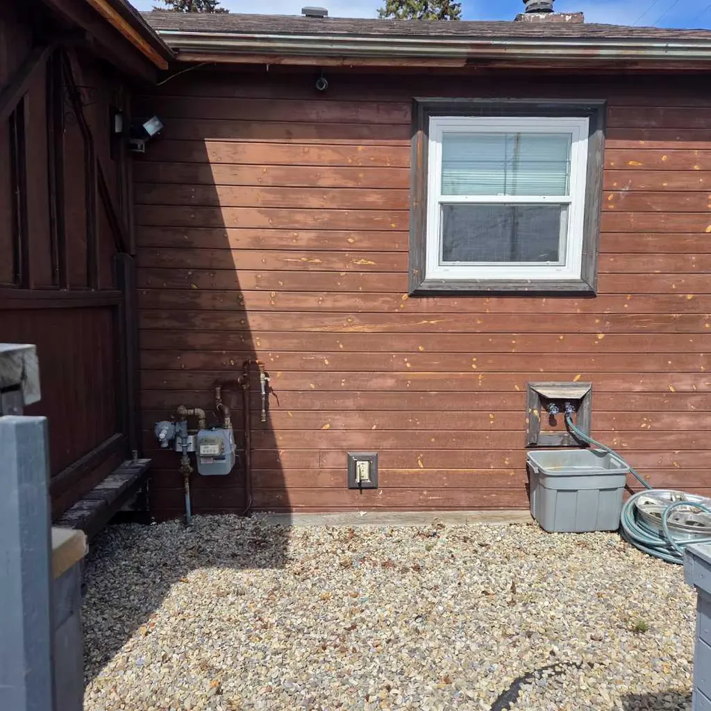 5015 8 Avenue Edson AB T7E 1K6