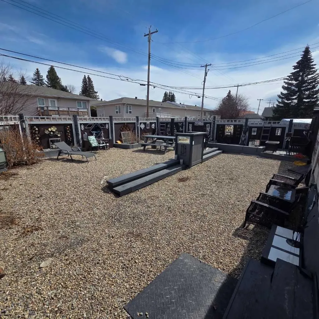 5015 8 Avenue Edson AB T7E 1K6