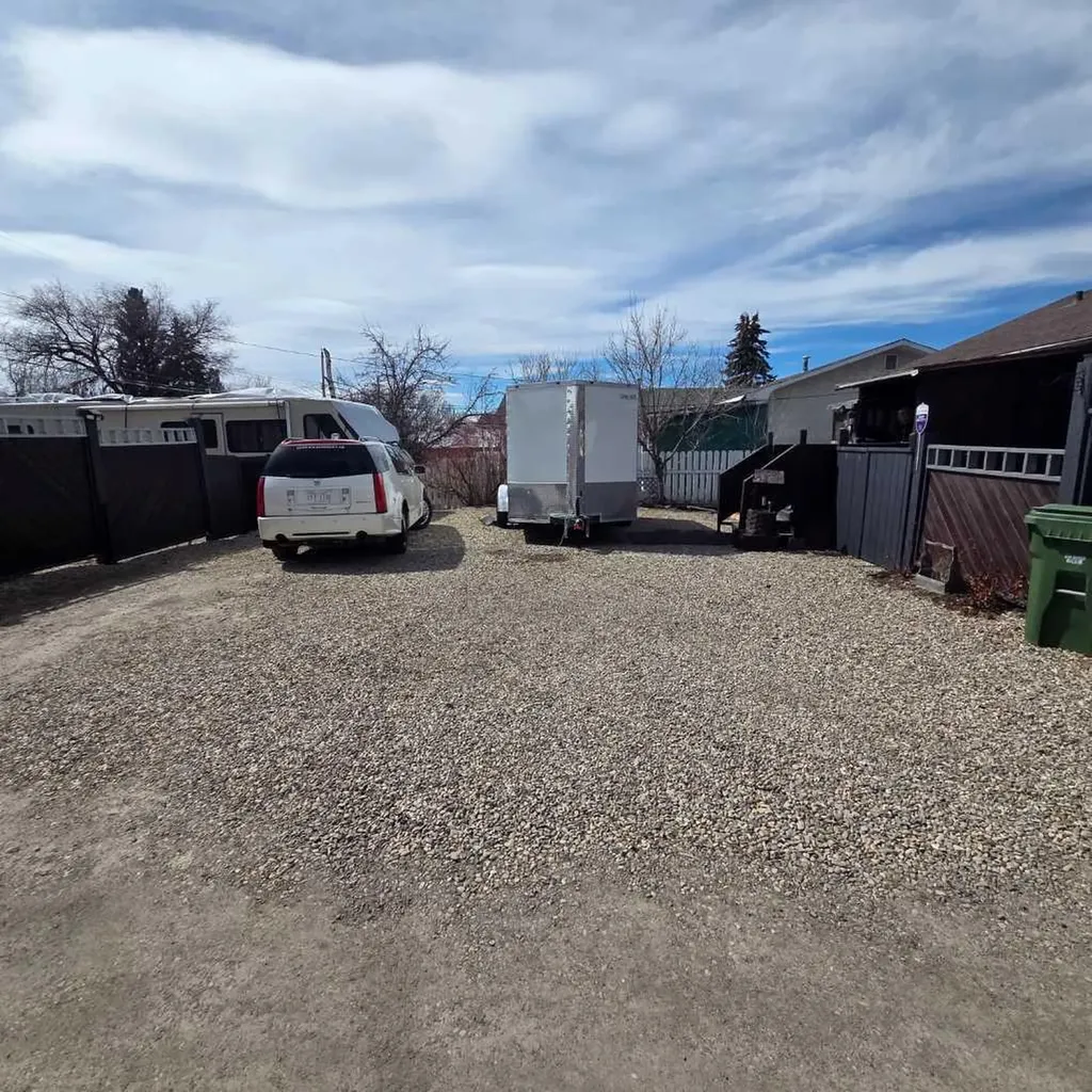 5015 8 Avenue Edson AB T7E 1K6