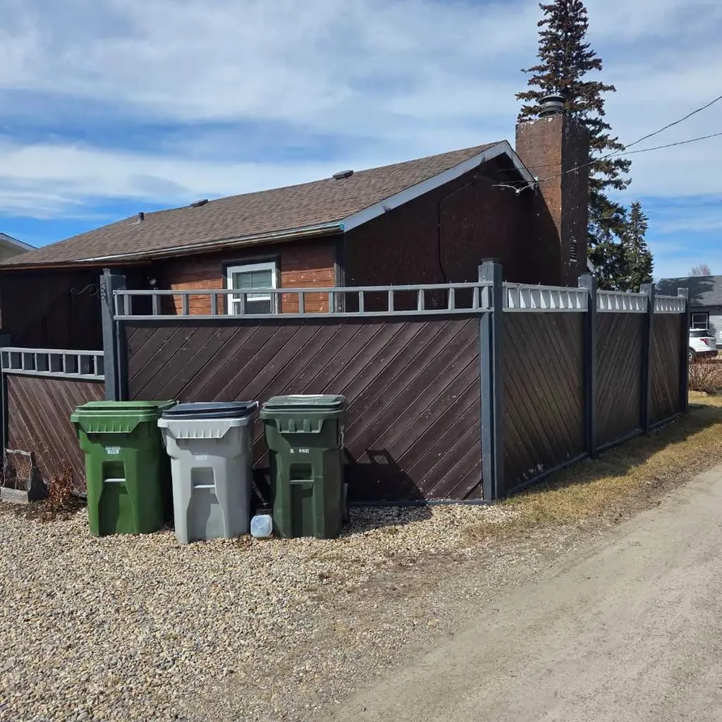 5015 8 Avenue Edson AB T7E 1K6