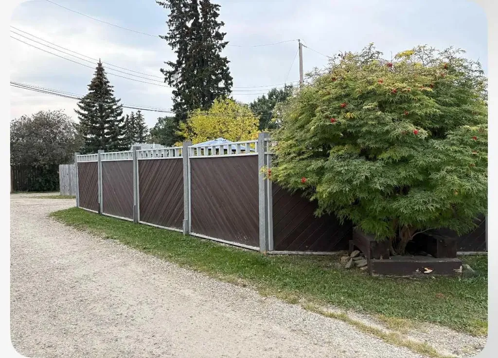 5015 8 Avenue Edson AB T7E 1K6