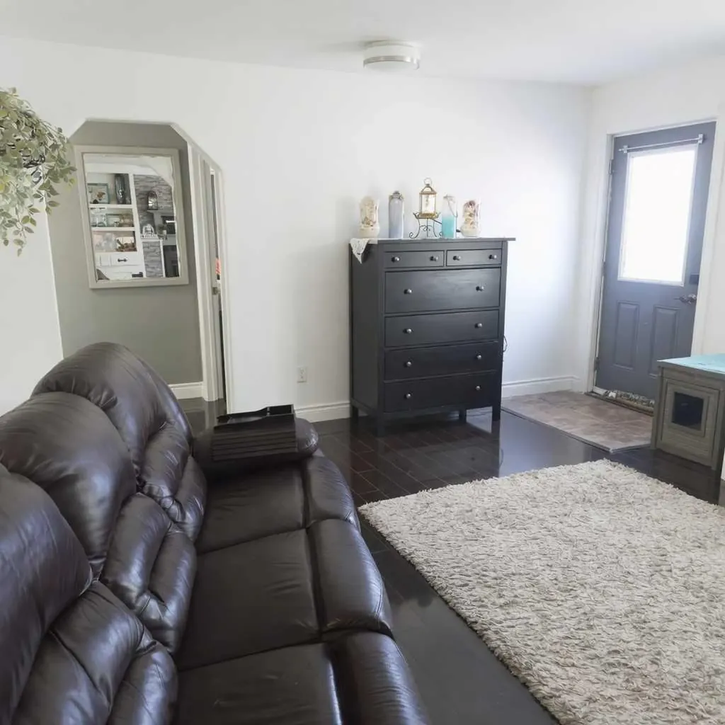 5015 8 Avenue Edson AB T7E 1K6