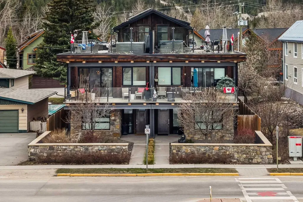700 8 Avenue Canmore AB T1W 2E3