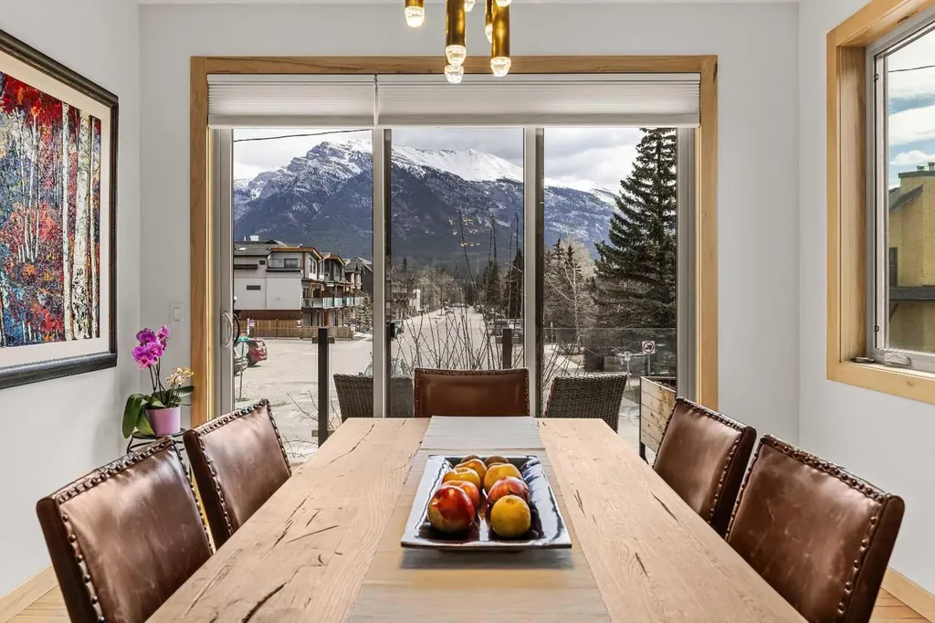 700 8 Avenue Canmore AB T1W 2E3