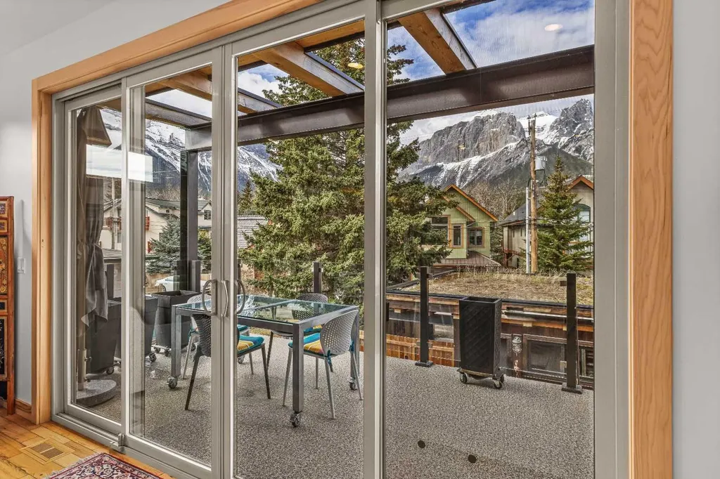 700 8 Avenue Canmore AB T1W 2E3