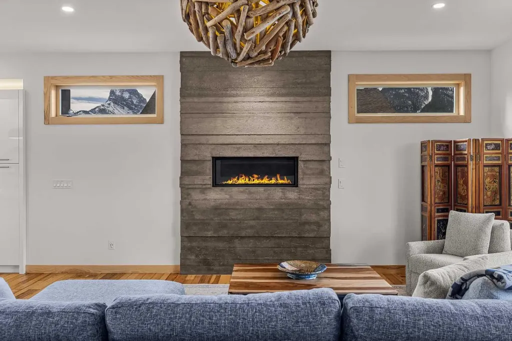 700 8 Avenue Canmore AB T1W 2E3