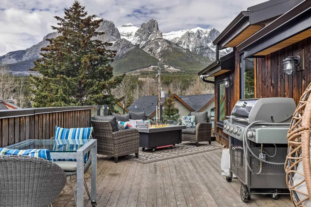 700 8 Avenue Canmore AB T1W 2E3