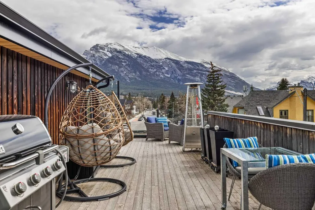 700 8 Avenue Canmore AB T1W 2E3