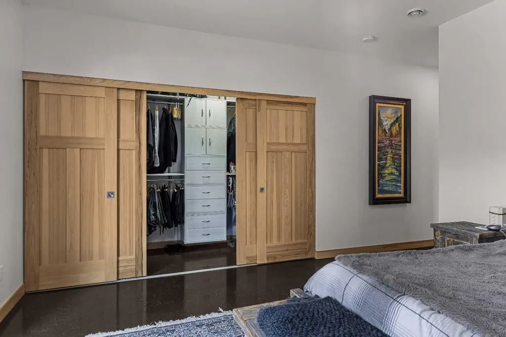 700 8 Avenue Canmore AB T1W 2E3