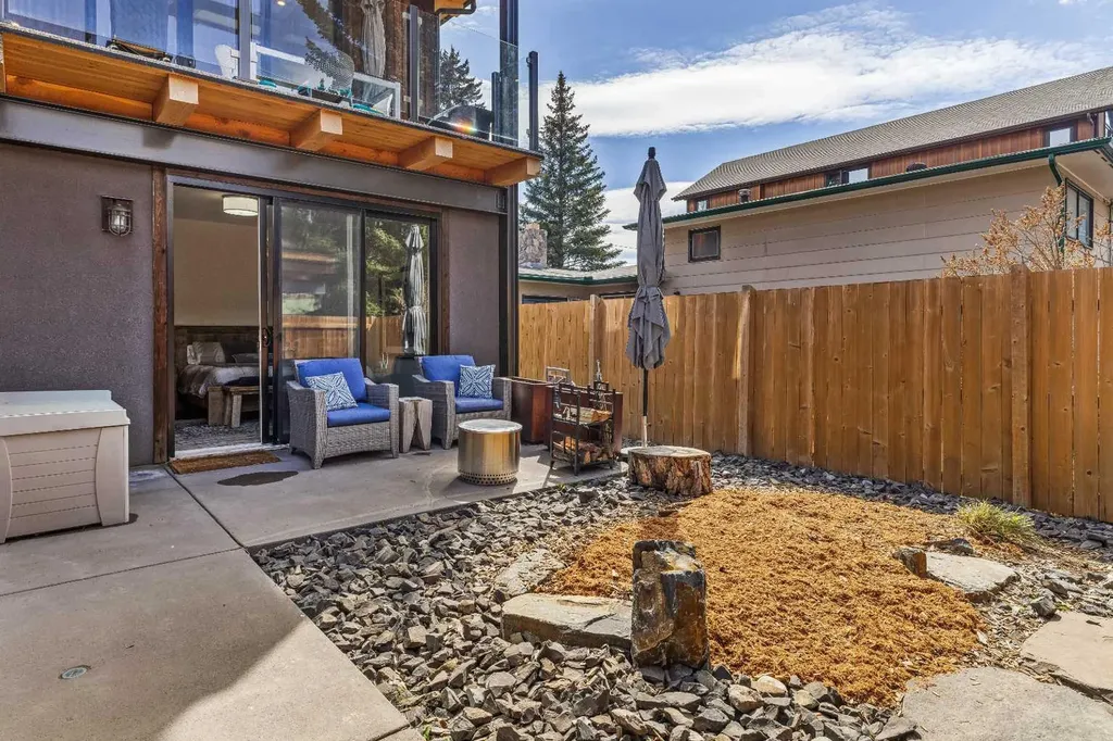 700 8 Avenue Canmore AB T1W 2E3