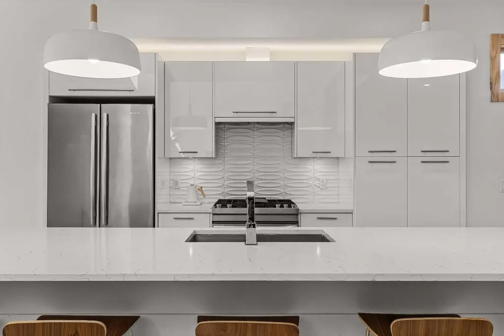 700 8 Avenue Canmore AB T1W 2E3