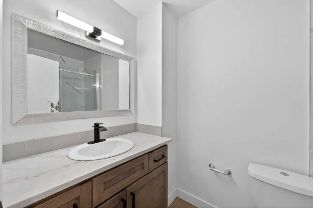 934 5a Street NW Calgary AB T2N1R6