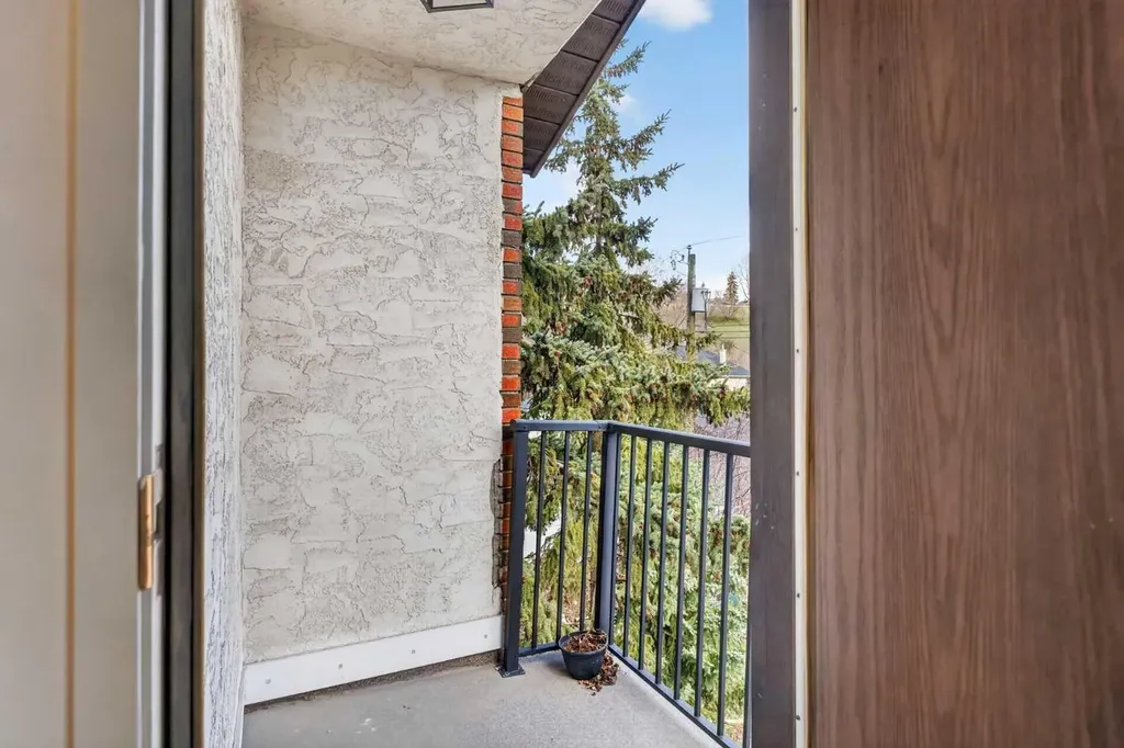 934 5a Street NW Calgary AB T2N1R6
