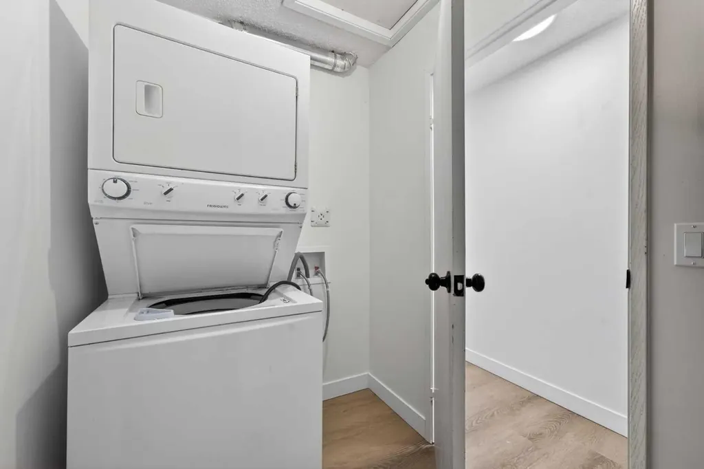 934 5a Street NW Calgary AB T2N1R6