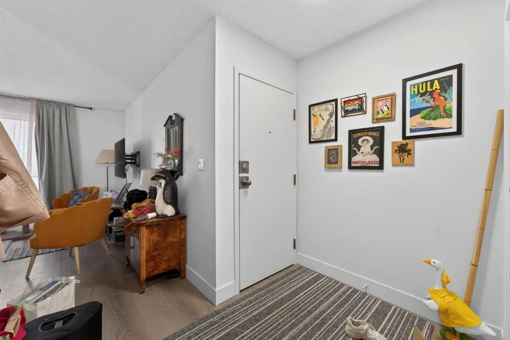 934 5a Street NW Calgary AB T2N1R6