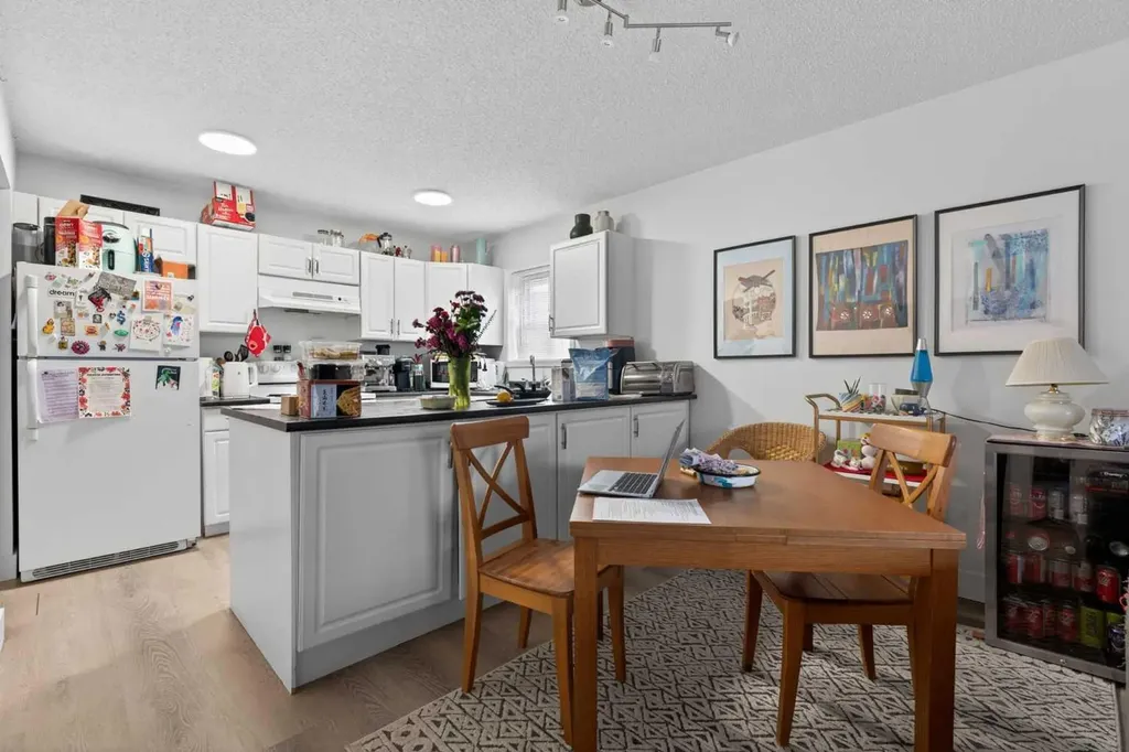 934 5a Street NW Calgary AB T2N1R6