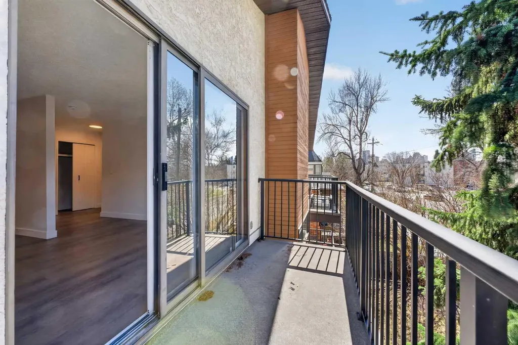 934 5a Street NW Calgary AB T2N1R6