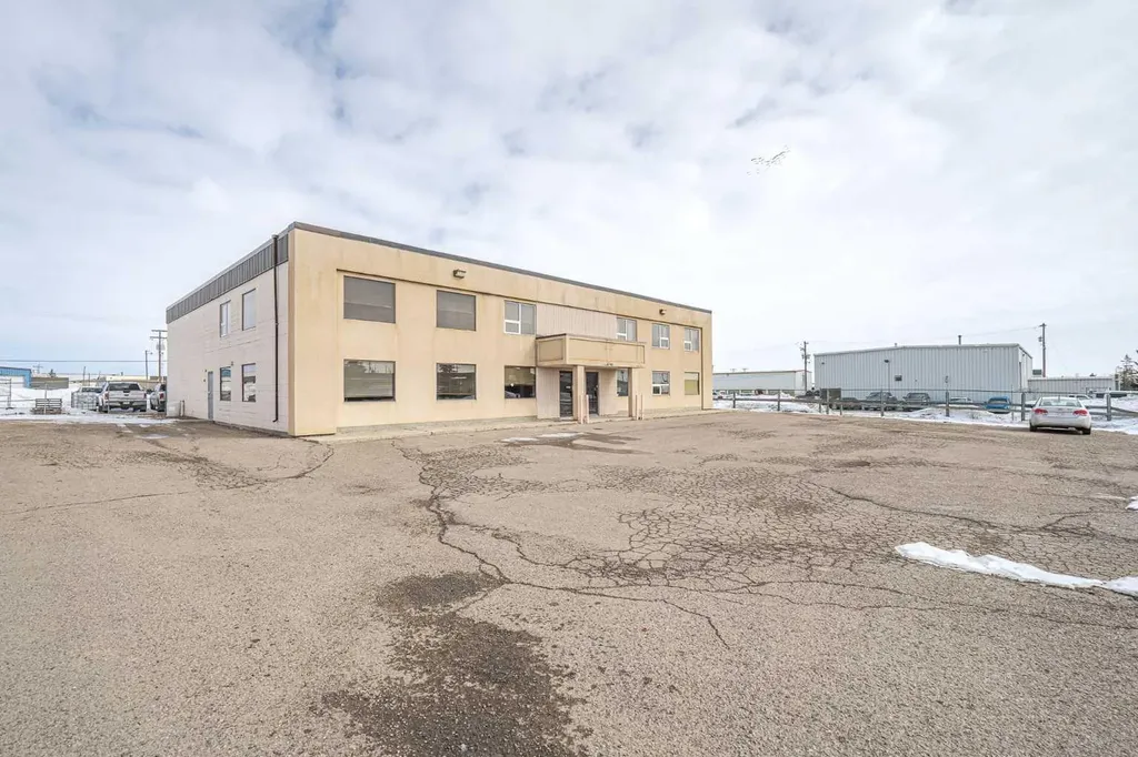 5208 62 Street Lloydminster AB T9V 2E4