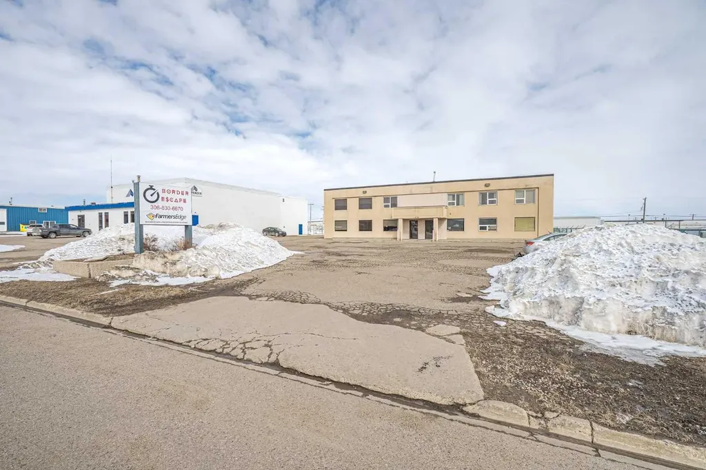 5208 62 Street Lloydminster AB T9V 2E4