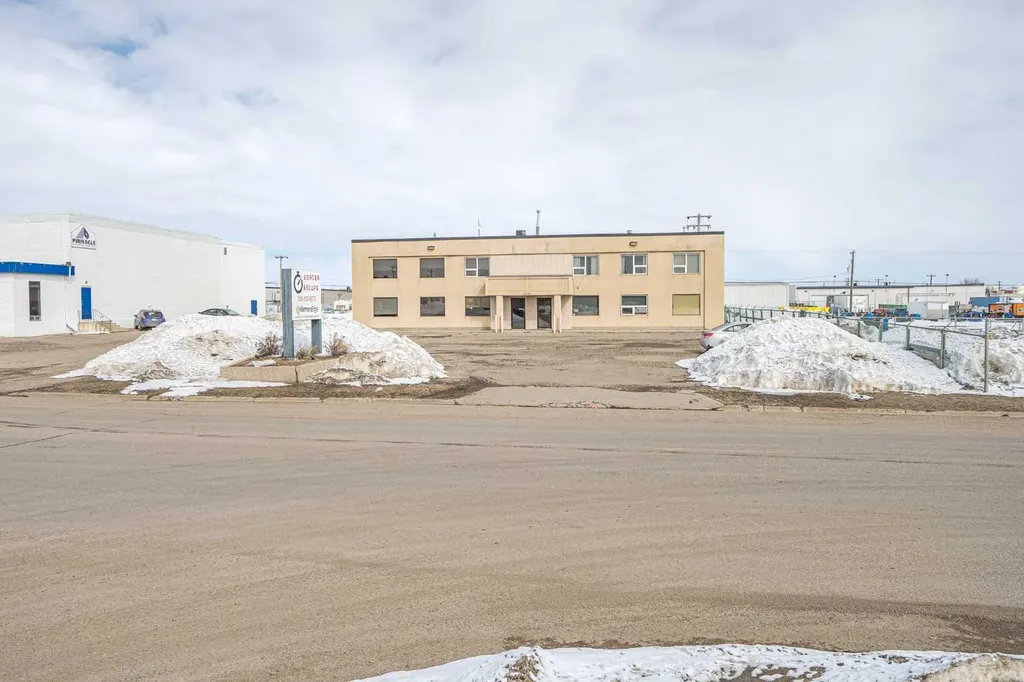 5208 62 Street Lloydminster AB T9V 2E4