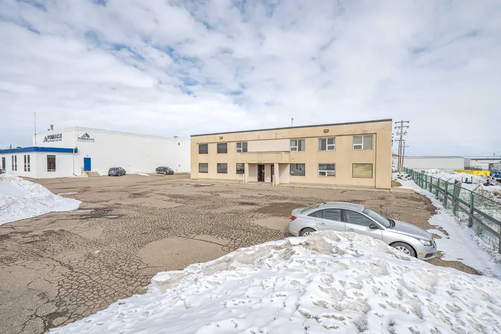 5208 62 Street Lloydminster AB T9V 2E4
