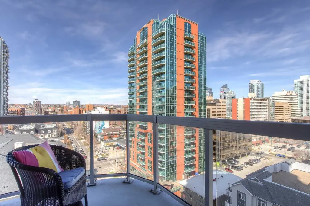 817 15 Avenue SW Calgary AB T2R0H8