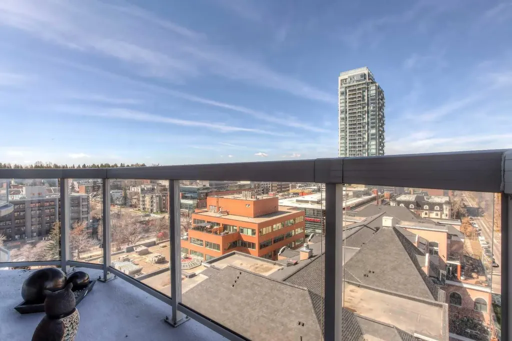 817 15 Avenue SW Calgary AB T2R0H8