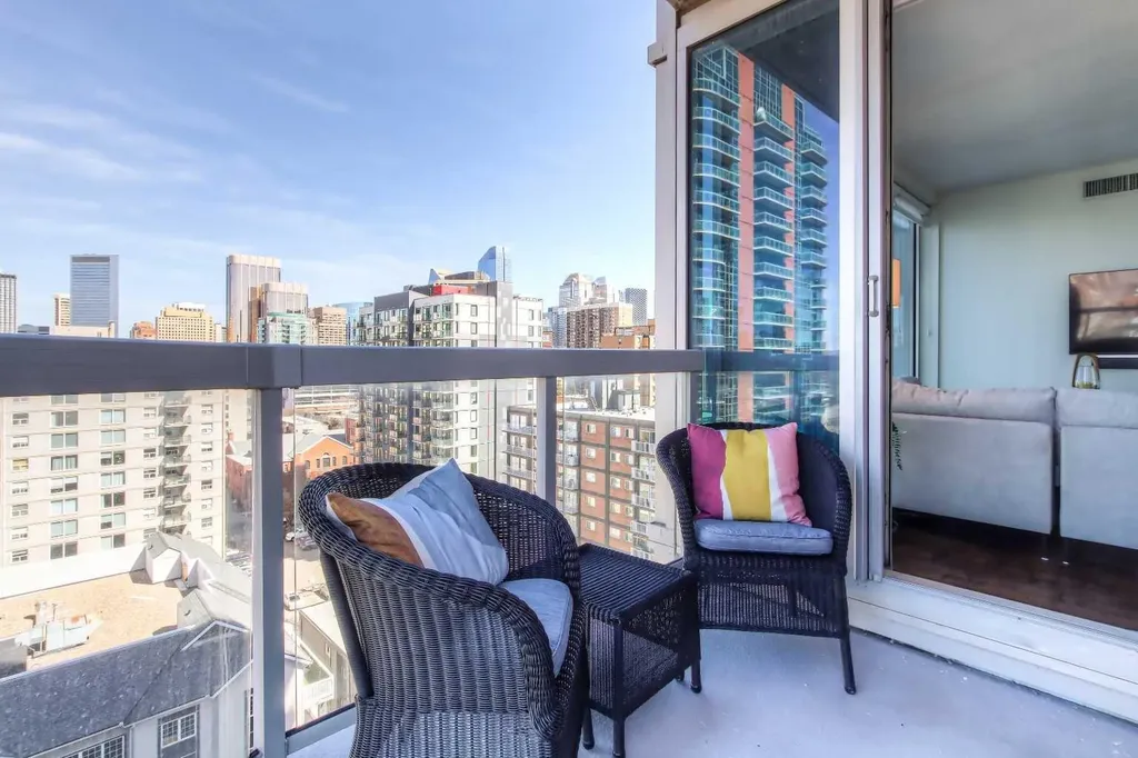 817 15 Avenue SW Calgary AB T2R0H8