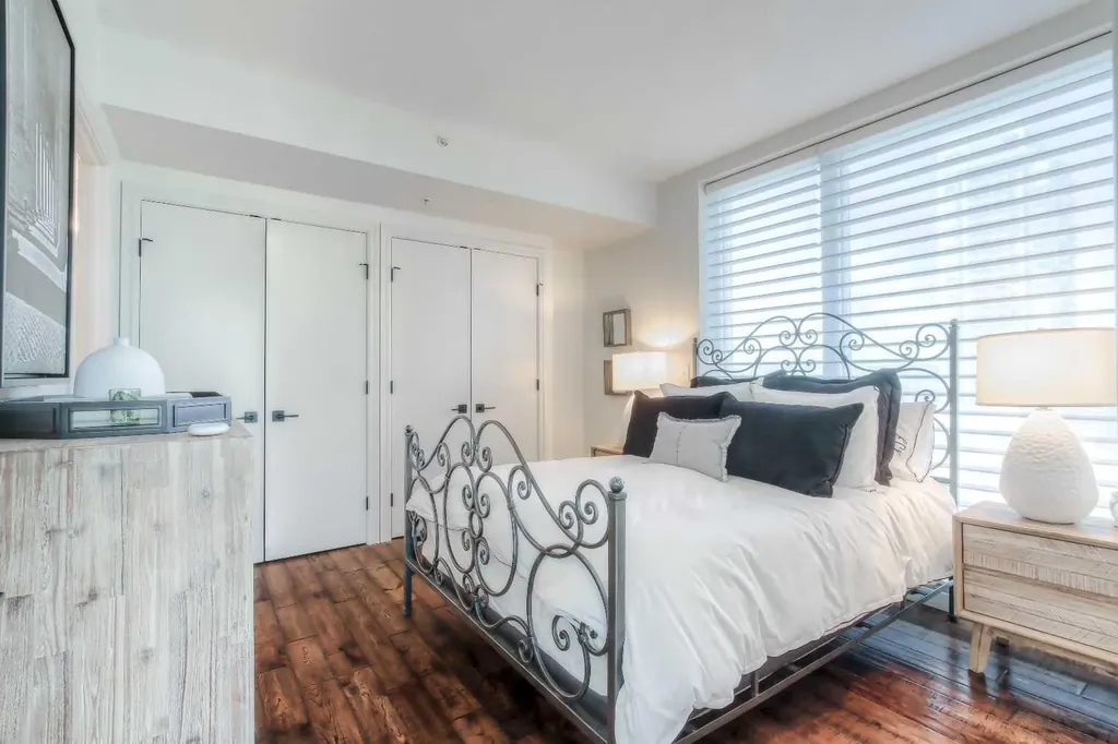 817 15 Avenue SW Calgary AB T2R0H8