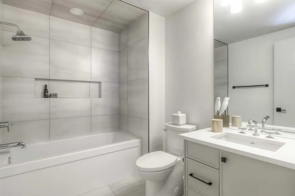 817 15 Avenue SW Calgary AB T2R0H8