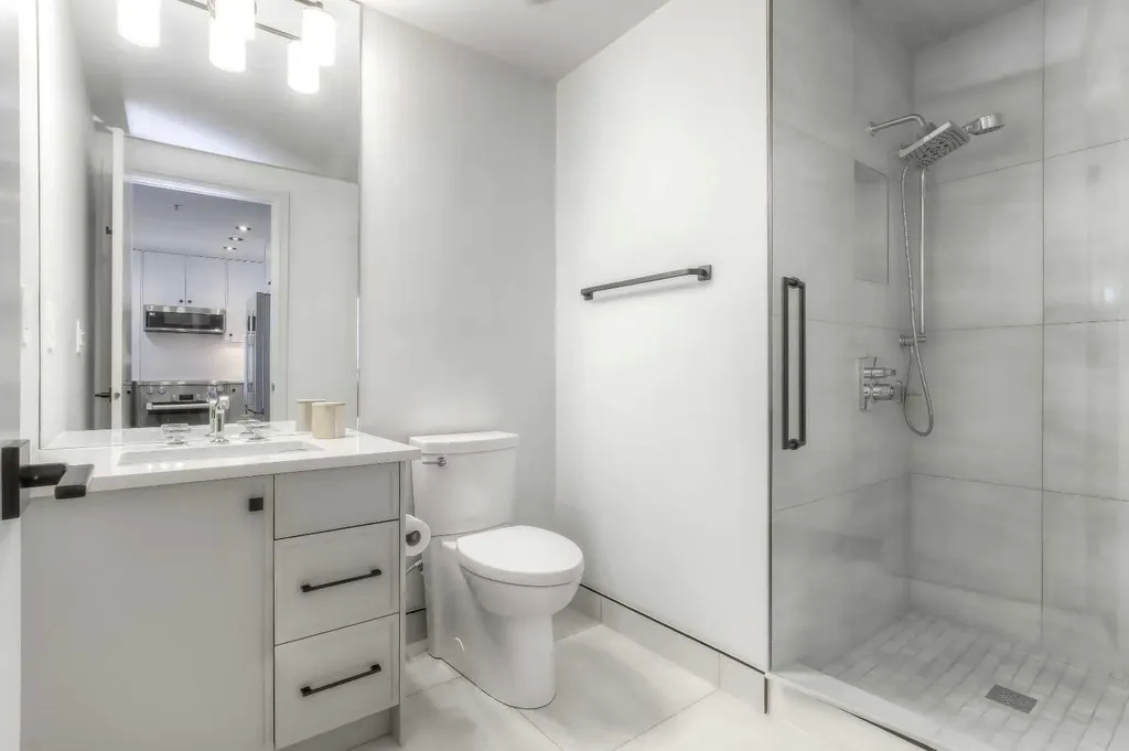 817 15 Avenue SW Calgary AB T2R0H8
