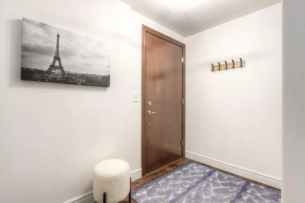 817 15 Avenue SW Calgary AB T2R0H8