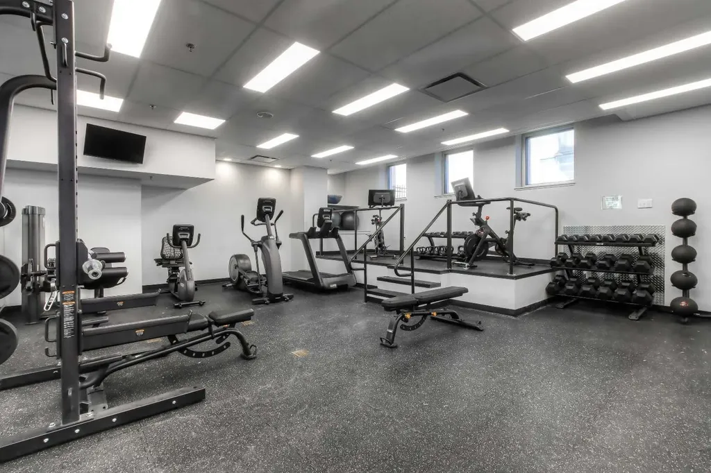 817 15 Avenue SW Calgary AB T2R0H8