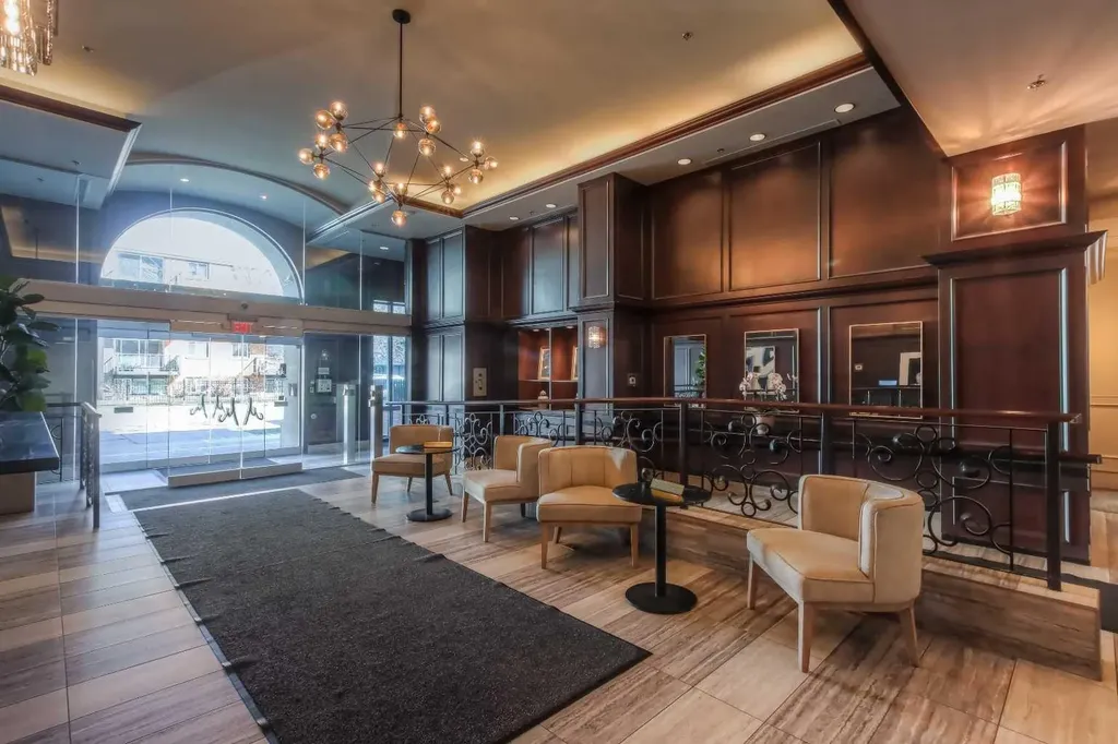 817 15 Avenue SW Calgary AB T2R0H8