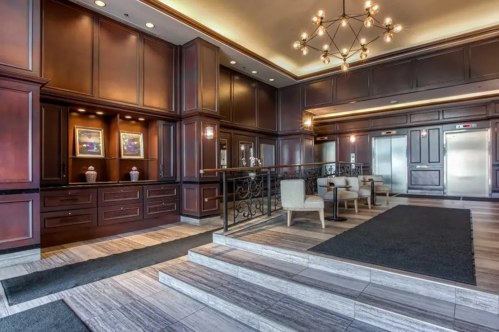 817 15 Avenue SW Calgary AB T2R0H8