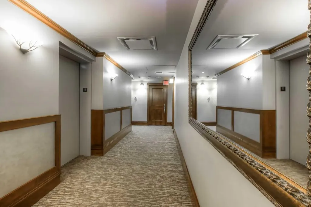 817 15 Avenue SW Calgary AB T2R0H8