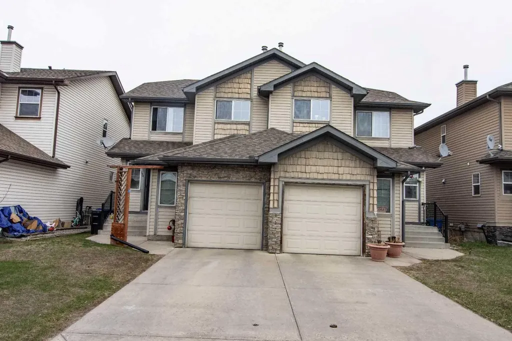 754 Luxstone Gate SW Airdrie AB T4B 0H3