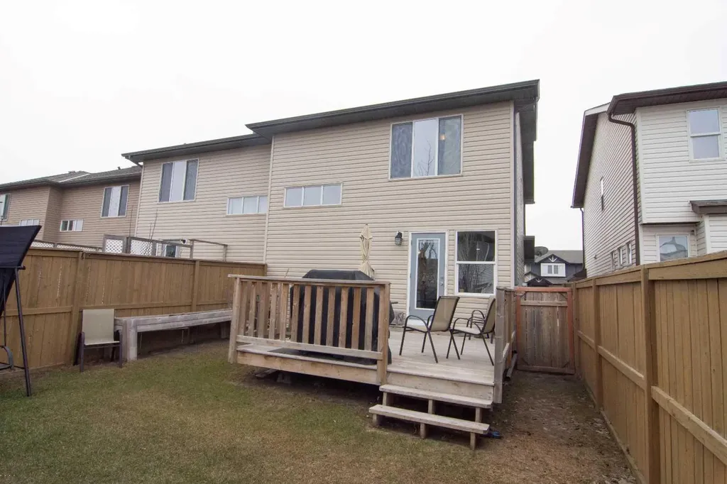 754 Luxstone Gate SW Airdrie AB T4B 0H3