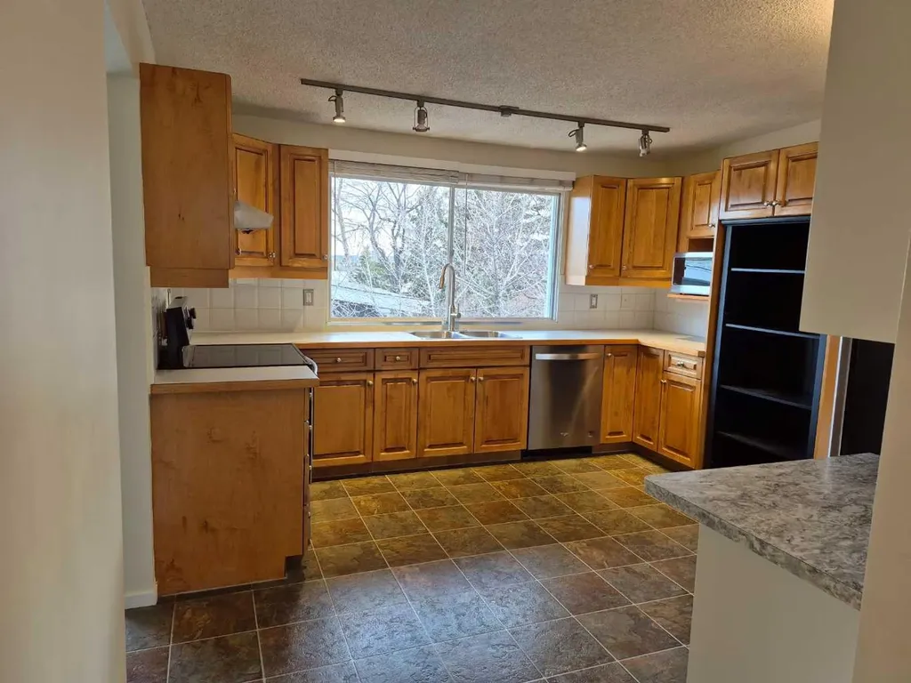 3415 Benton Drive NW Calgary AB T2L1W7