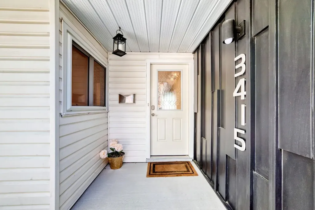 3415 Benton Drive NW Calgary AB T2L1W7