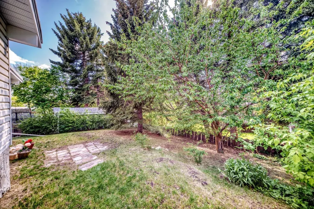 3415 Benton Drive NW Calgary AB T2L1W7