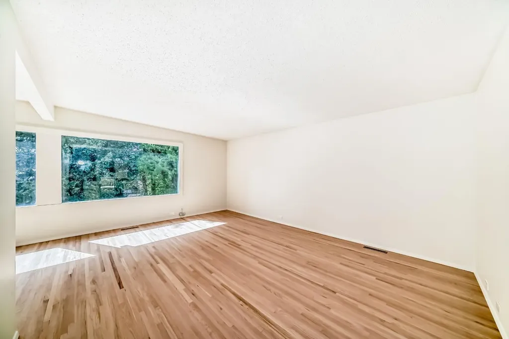 3415 Benton Drive NW Calgary AB T2L1W7