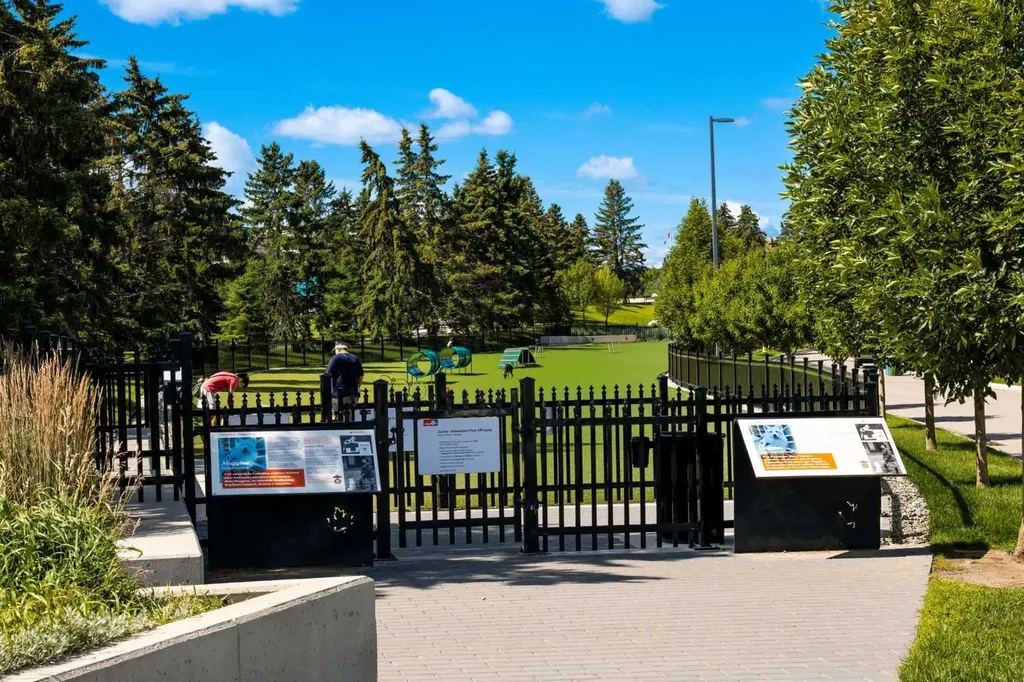 330 Dieppe Drive SW Calgary AB T3E 2L4