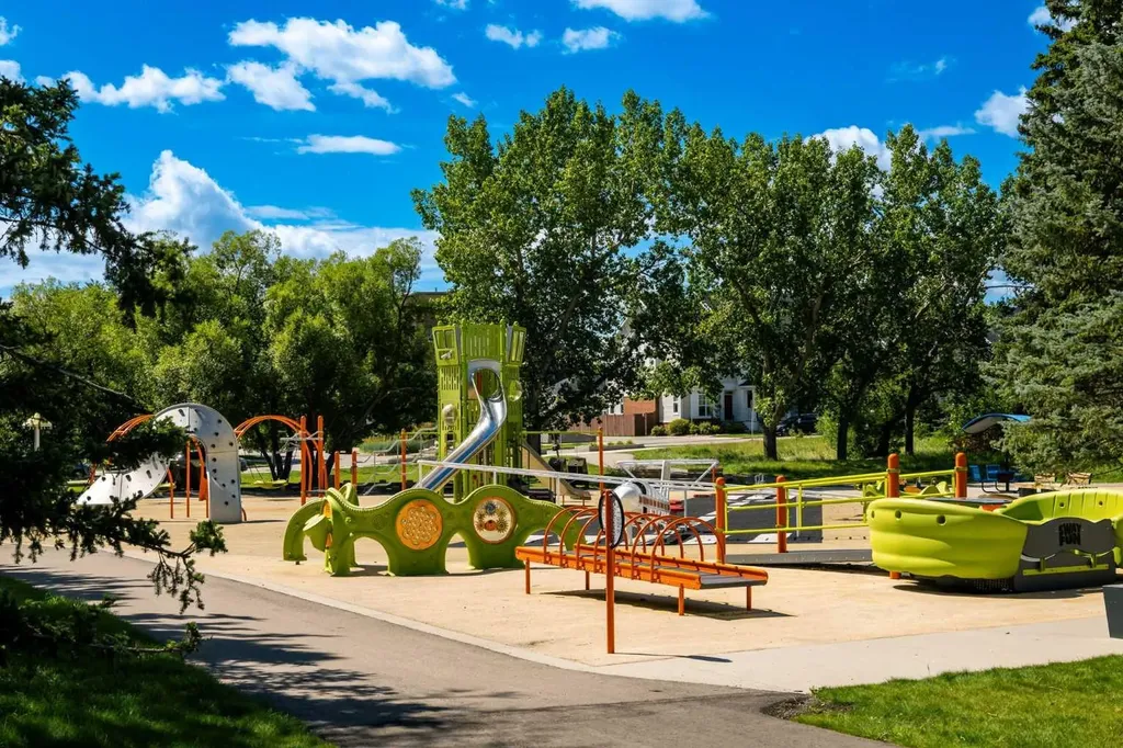 330 Dieppe Drive SW Calgary AB T3E 2L4