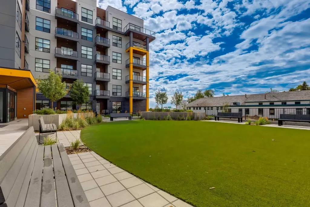 330 Dieppe Drive SW Calgary AB T3E 2L4